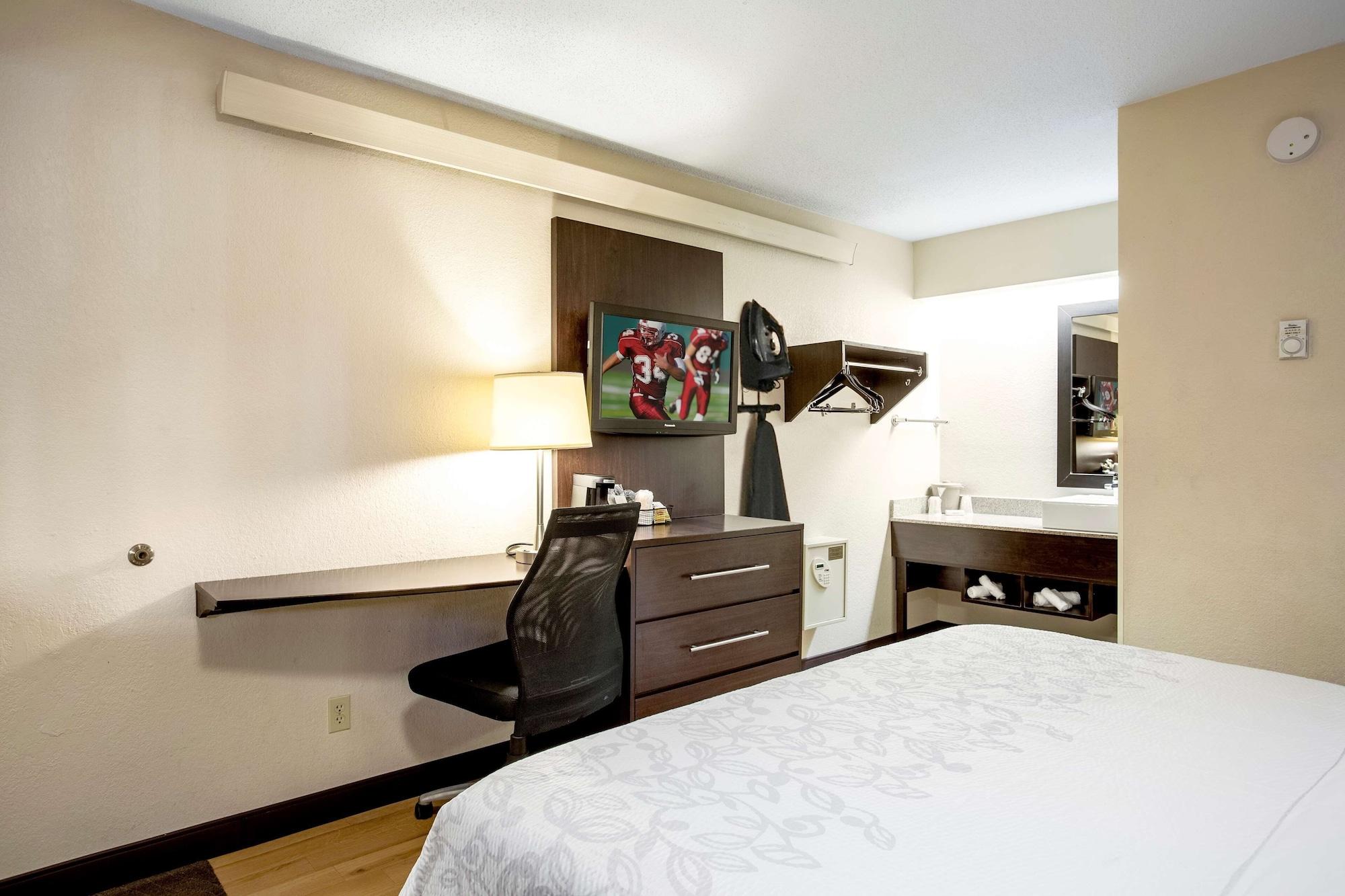 Red Roof Inn Plus+ Baltimore-Washington Dc/Bwi Airport Линтикъм Екстериор снимка