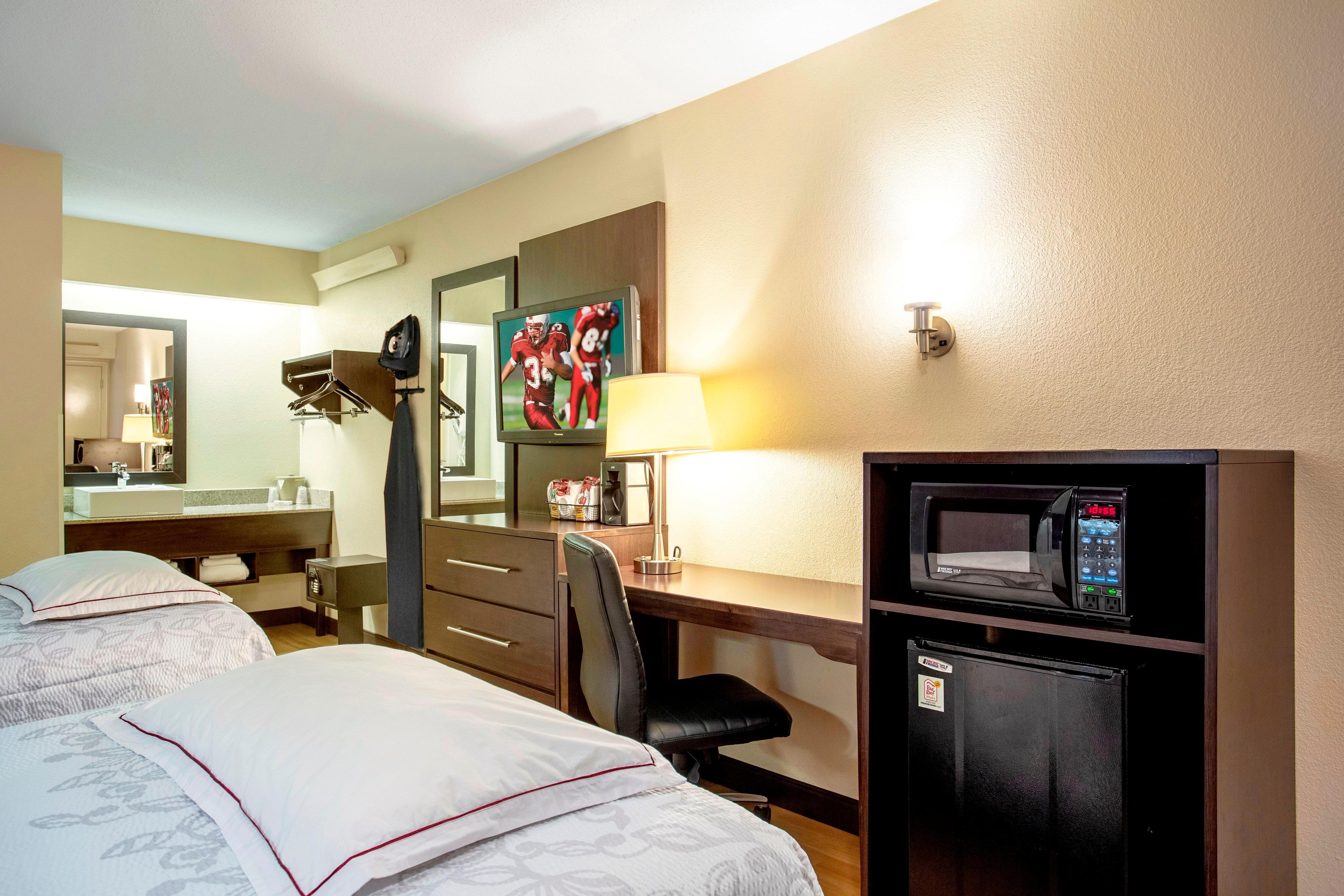 Red Roof Inn Plus+ Baltimore-Washington Dc/Bwi Airport Линтикъм Екстериор снимка