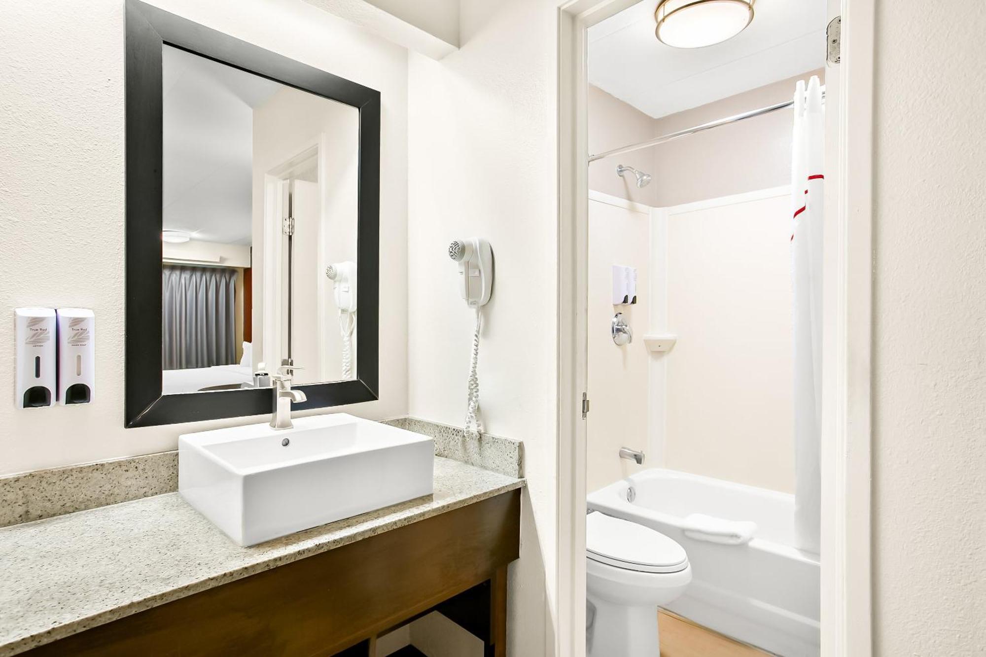 Red Roof Inn Plus+ Baltimore-Washington Dc/Bwi Airport Линтикъм Екстериор снимка